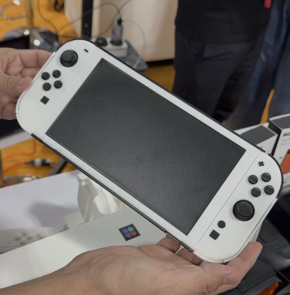 GguyR0VbwAAp84u-1006x1024 Nintendo Switch 2 é revelado com detalhes surpreendentes